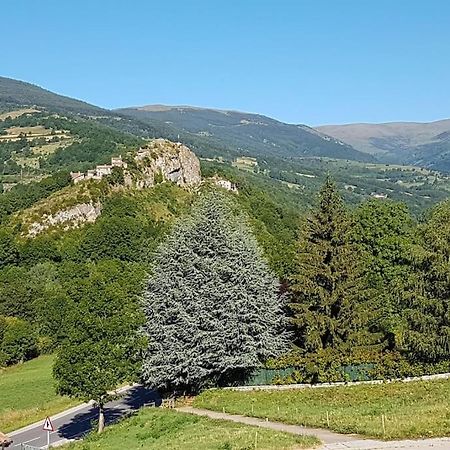 El Mussol De La Vila Camprodon, Balconets Amb Vistes A La Placa Екстер'єр фото